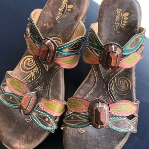 Spring Step Clogs